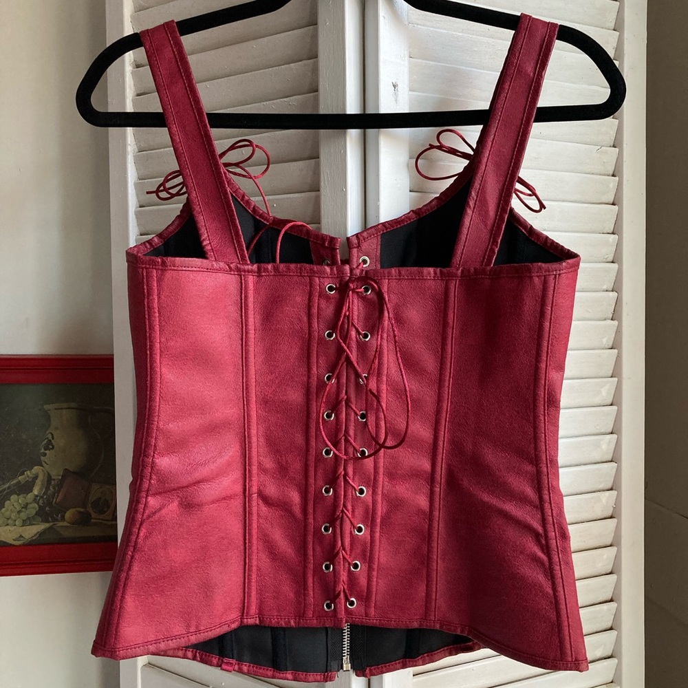 Red Renaissance Corset - Picture 2 of 4